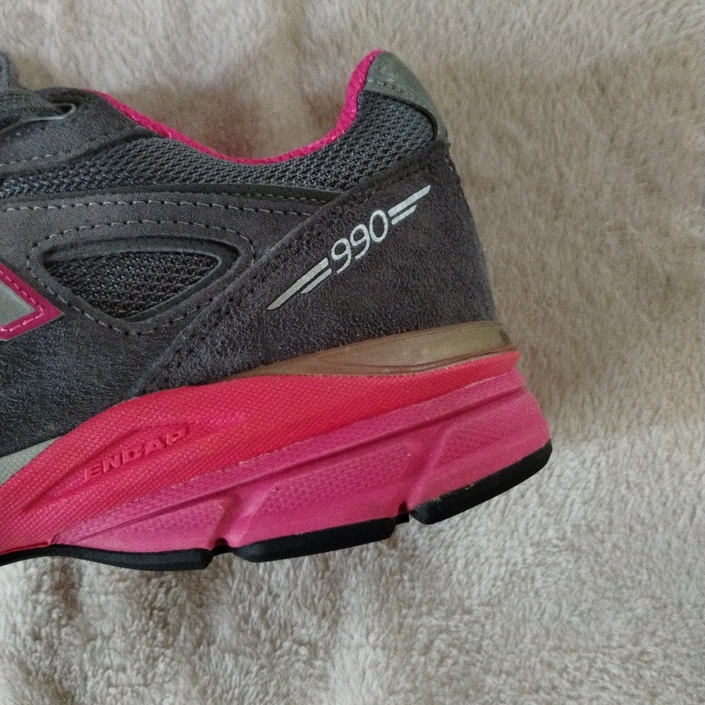 New Balance 990 V4 Women's Gray & Pink  NEW - Picture 5 of 8